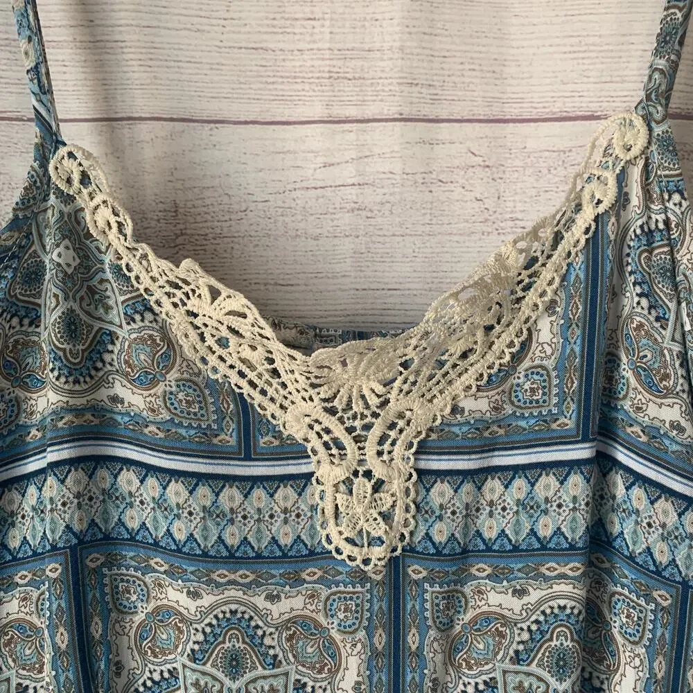 Alya Blue and Cream Paisley Medallion Romper with Crochet Lace Trim Size M